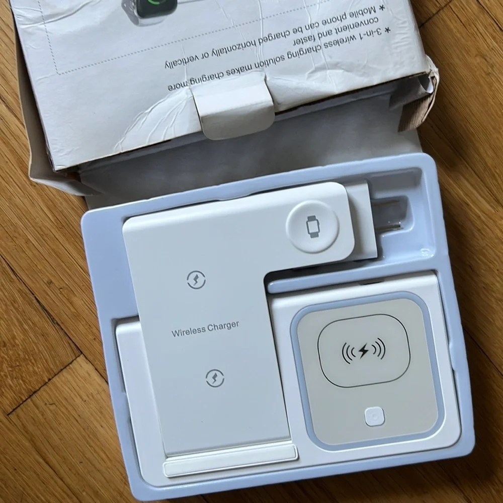 Wireless Charging Station😊18W 3 in 1 Charger